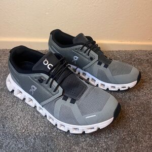 On Cloud 5 Running Shoes Sneakers Kelp Shadow Gray Women's Size 8 Activewear